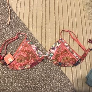NWT Maaji Bikini Top
